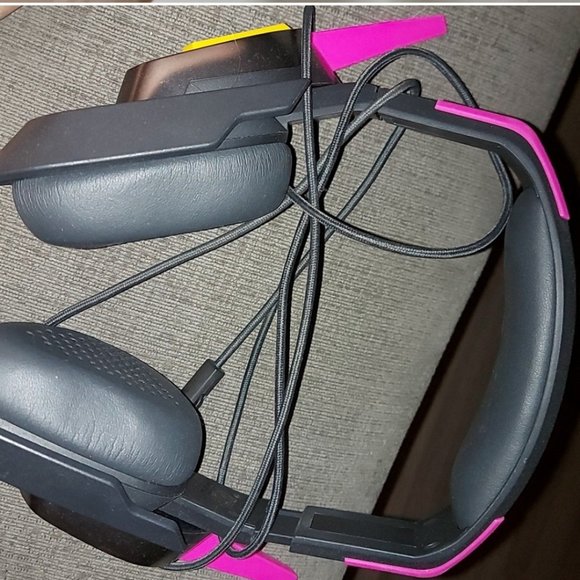 Rare Razer meka blizzard overwatch d.va headphones headset pink xbox one… - Picture 3 of 3